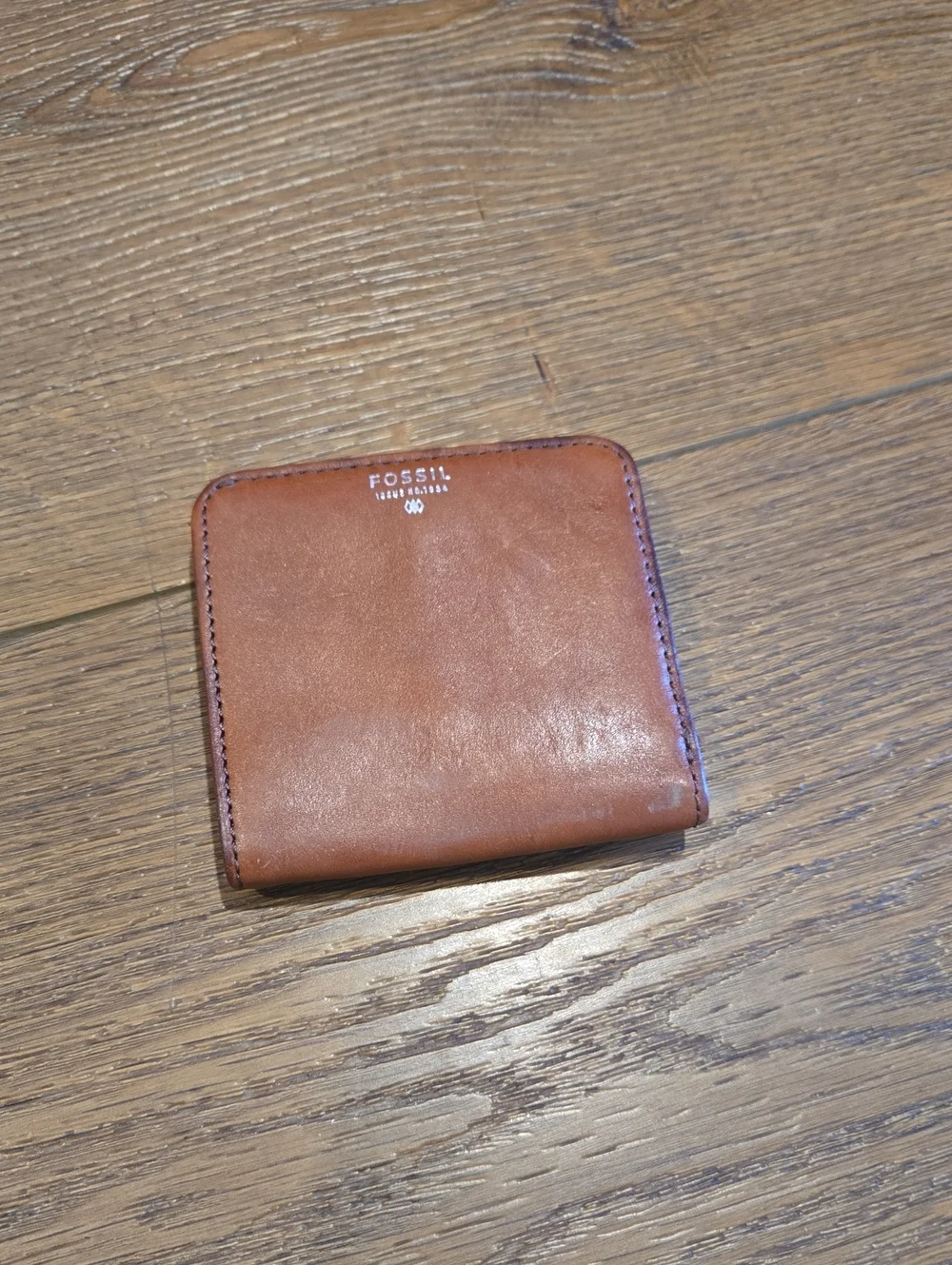 VINTAGE FOSSIL ISSUE NO 1954...MINI LEATHER WALLET.. #8069